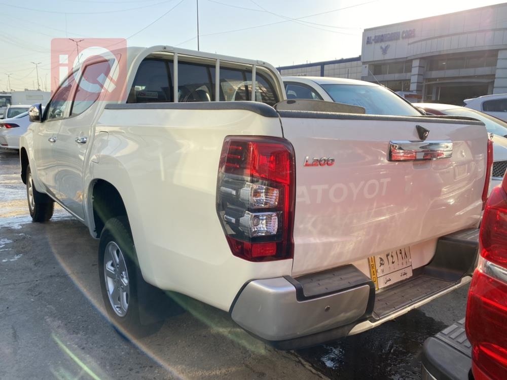 میتسوبیشی L200